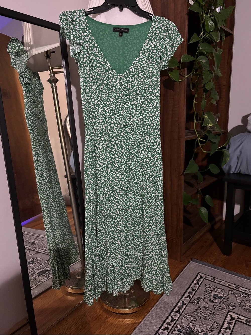 Banana Republic Green Floral V-Neck Maxi Dress